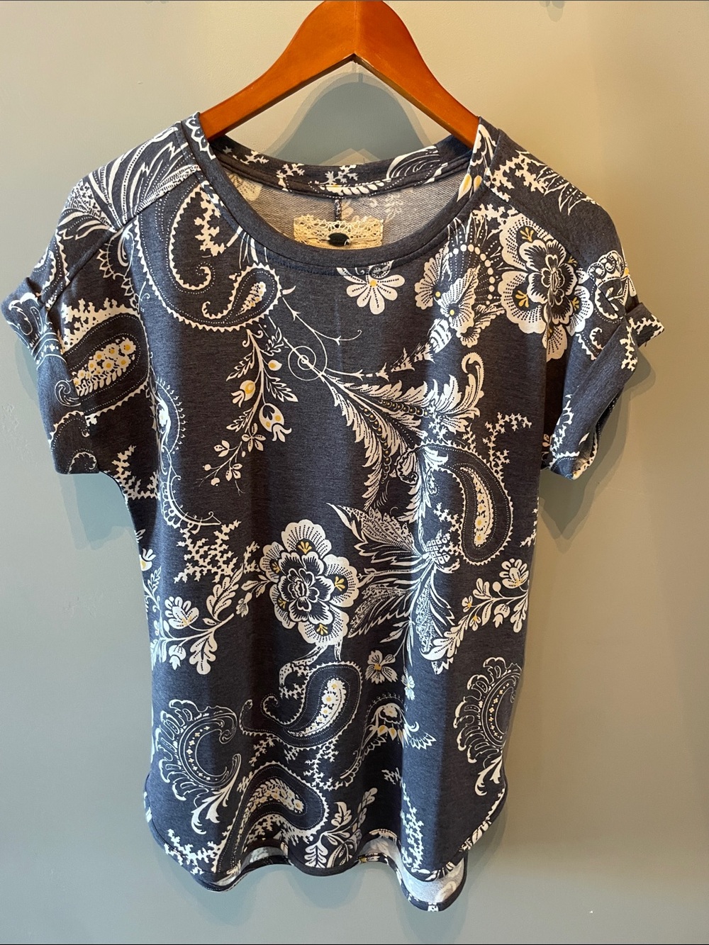 Cupio Women's Blue Blue Paisley Floral Short Sleeve Top Size Small